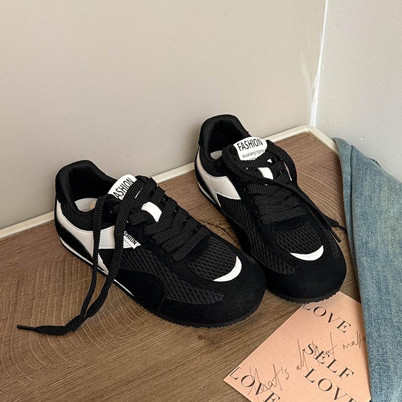 Корейская версия популярных сетчатых дышащих спортивных и повседневных кроссовок женские осень 2025 новая нишевая модель на шнуровке на плоской подошве немецкие тренировочные кроссовки