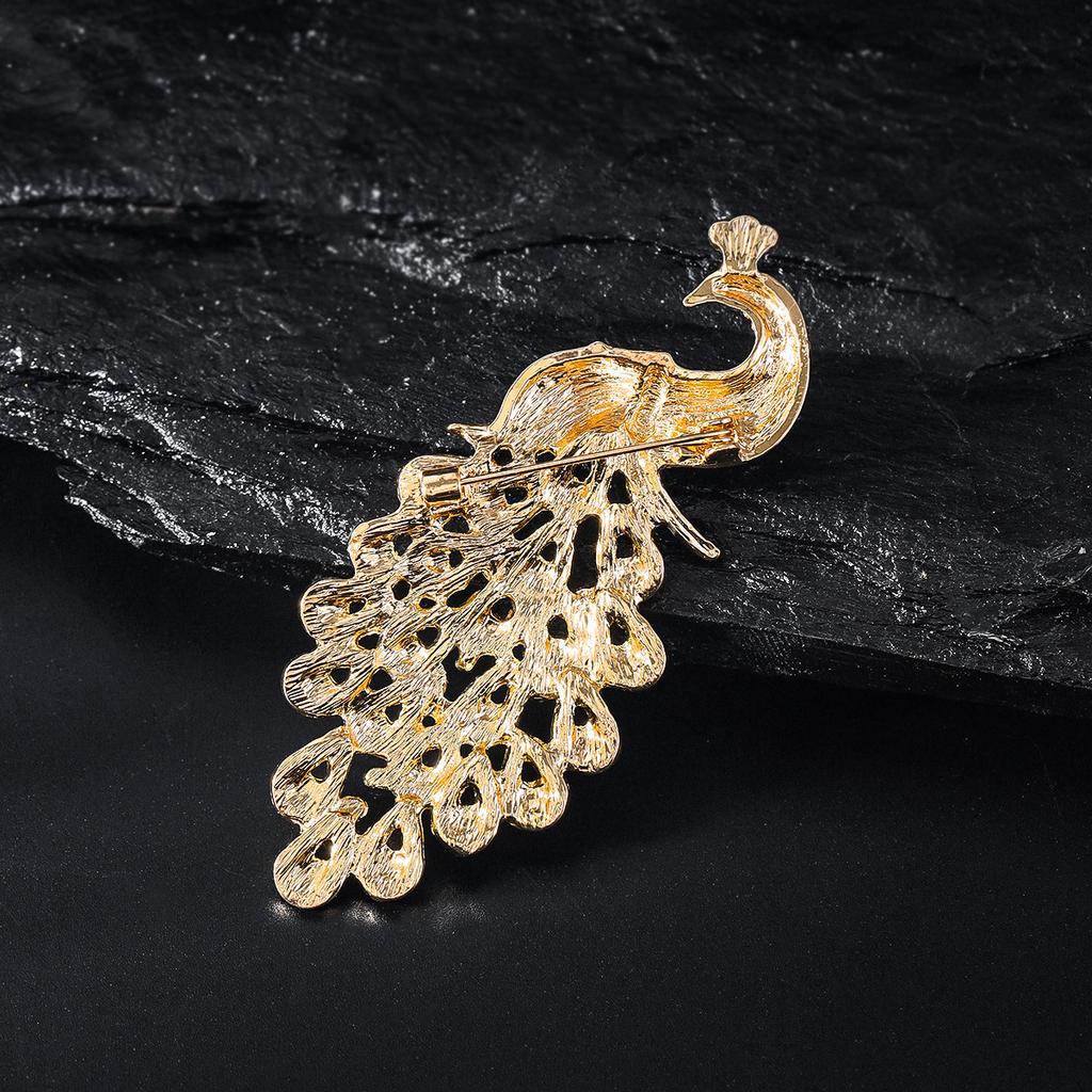 New Exquisite Fashion Peacock Brooch Temperament Elegant Women's High-end Dress Blazer Accessories Pin Corsage