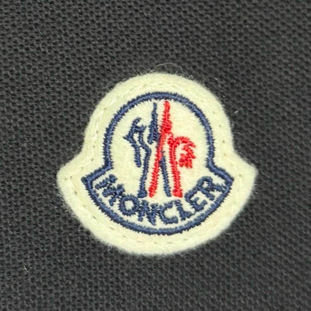 Moncler Рубашка-поло черная женская размер XS модель F10938A7020084567