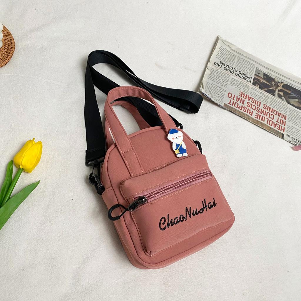 Nylon small bag 2025 new Korean version of fashion letter shoulder bag casual simple sports messenger small square bag tide