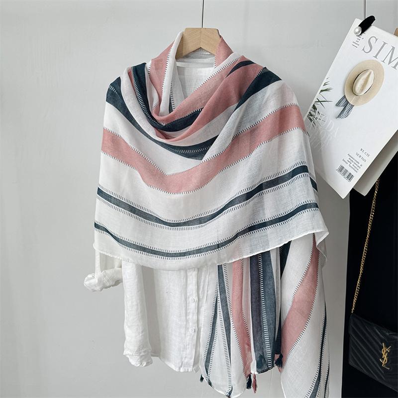 Winter Bohemina Ethnic Floral Viscose Shawl Wrap Lady Thin Scarves Fashion Tassel Pashmina High Quality Foulard Hijab Sjaal