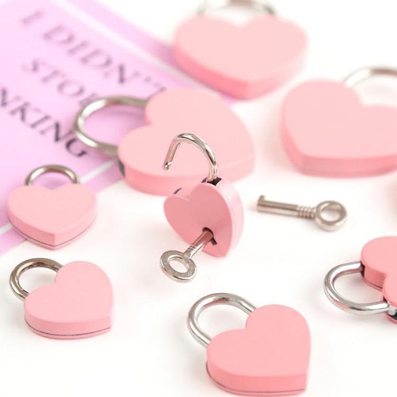 Металлический замок в форме сердца с ключом, цветной изысканный навесной замок для домашней шкатулки для хранения ювелирных изделий, дневника, книги 45x59 мм