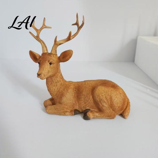 Exquisite Resin Carvings Reindeer Figurine Faux Wood Grain Christmas Deer Statue Retro Home Decor Vintage Tabletop Ornament for Window Display