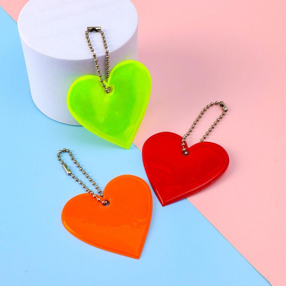 Видимый светоотражающий кулон из ПВХ-материала в форме сердца брелок-отражатель для ключей куртки