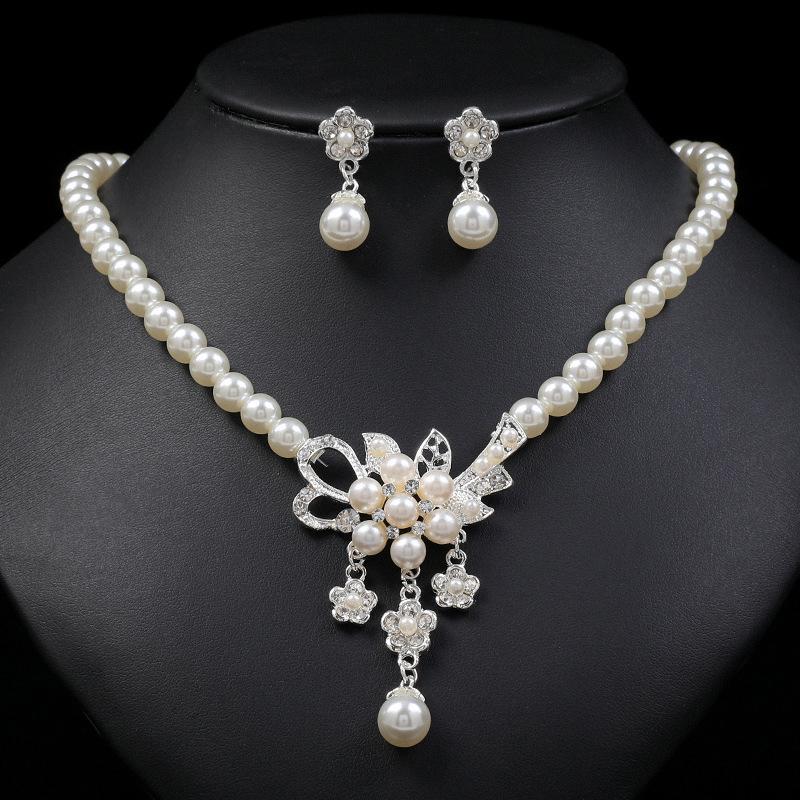 1 Set Women Necklace Beaded Glossy Faux Pearls Rhinestone Embedded Flower
