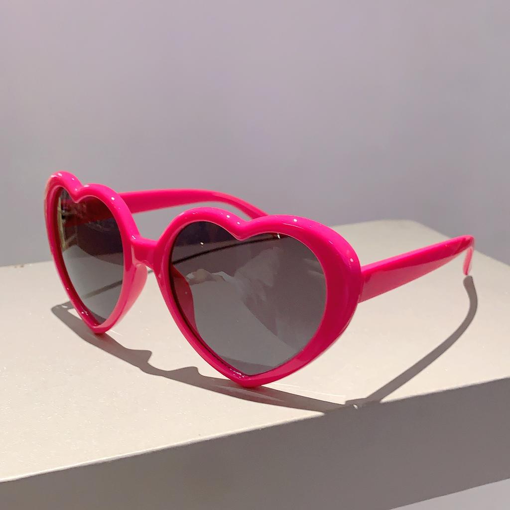 Heart Shaped Sunglasses Stylish Cute Multicolor Mirror Women Shades Trendy Retro Brand Design Fashion Gradient Eyewear