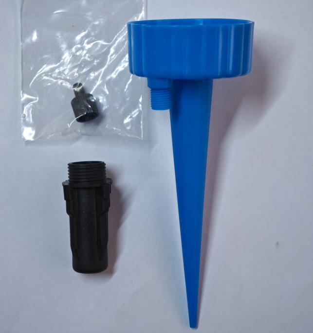 Автоматическое поливочное устройство с переключающим регулирующим клапаном для просачивания воды, капельного орошения