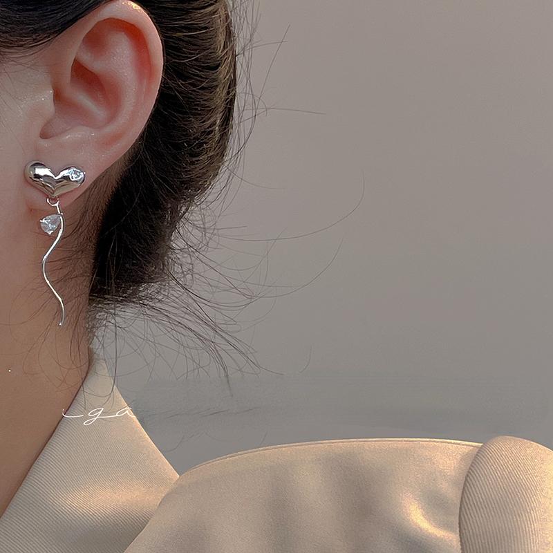 Модные асимметричные серьги-капли с металлическим сердцем для женщин и девочек, витые серьги с цирконом, геометрические украшения