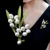 Elegant 3D Leaf & Pearl Brooch - Fashionable Pin for Clothing Accessories