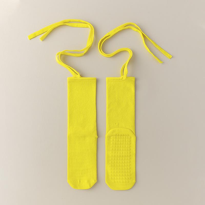 Нескользящие носки для йоги и танцев с перекрестными ремешками: Идеально с одеждой для йоги для спортивного дофаминового образа