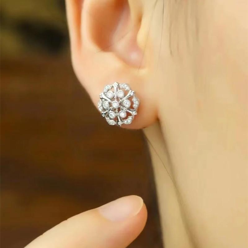 Huitan Bright Flower Cubic Zirconia Stud Earrings for Women Aesthetic Delicate Wedding Party Jewelry Luxury Piercing Accessories