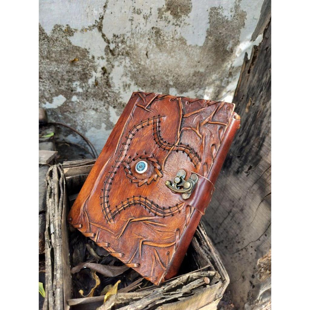 Уникальный кожаный журнал Eye: Заклинательный гримуар на Хэллоуин, дни рождения, годовщины. Идеально подходит для ведьм и викканских язычников