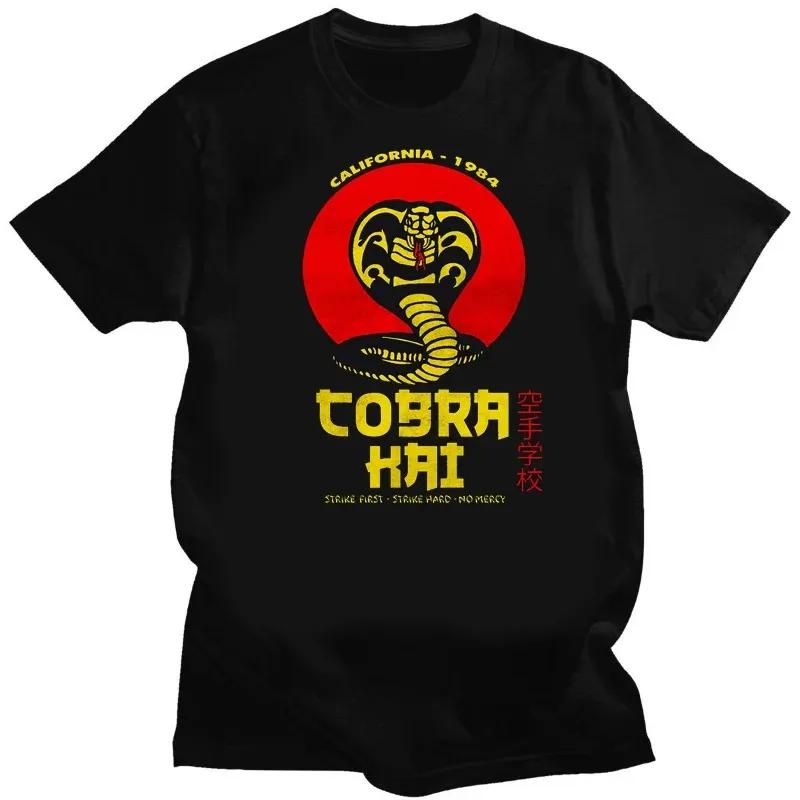 Винтажная футболка Cobra Kai Мужская футболка Уникальная футболка С коротким рукавом Малыш-каратист Ударь первым Ударь сильно Без пощады Топы Ropa Hombre