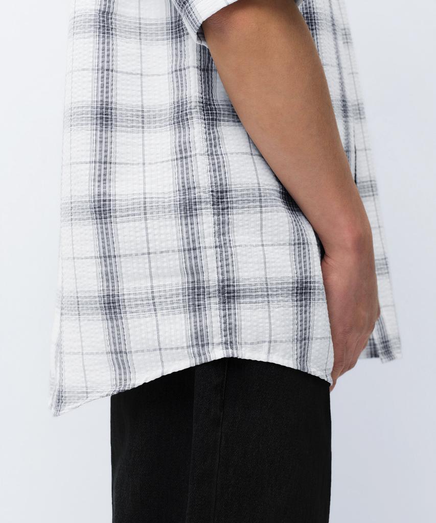 MUSINSA STANDARD Relaxed Seersucker Ombre Check Short Sleeve Shirt [White/Black]