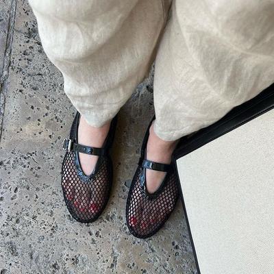 2024 Новые пляжные туфли Комфорт Ретро Плоские Туфли Летние сетчатые полые сандалии Женские Плоские туфли Мелкие