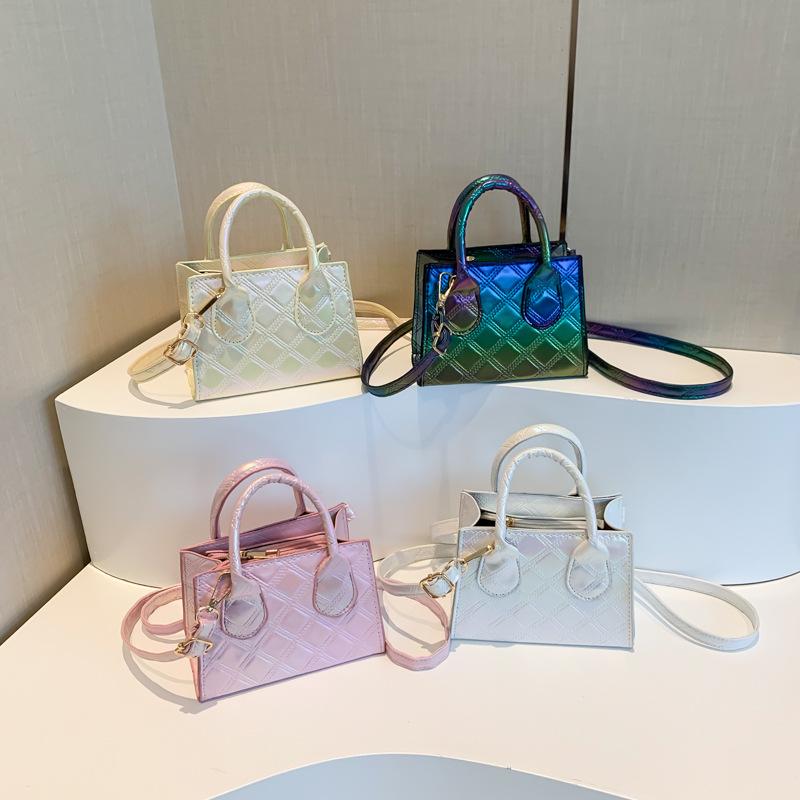Женская сумка из лакированной кожи с ромбовидным узором 2024 года, новый модный дизайн, яркое лицо, сумка в иностранном стиле, модная сумка через плечо