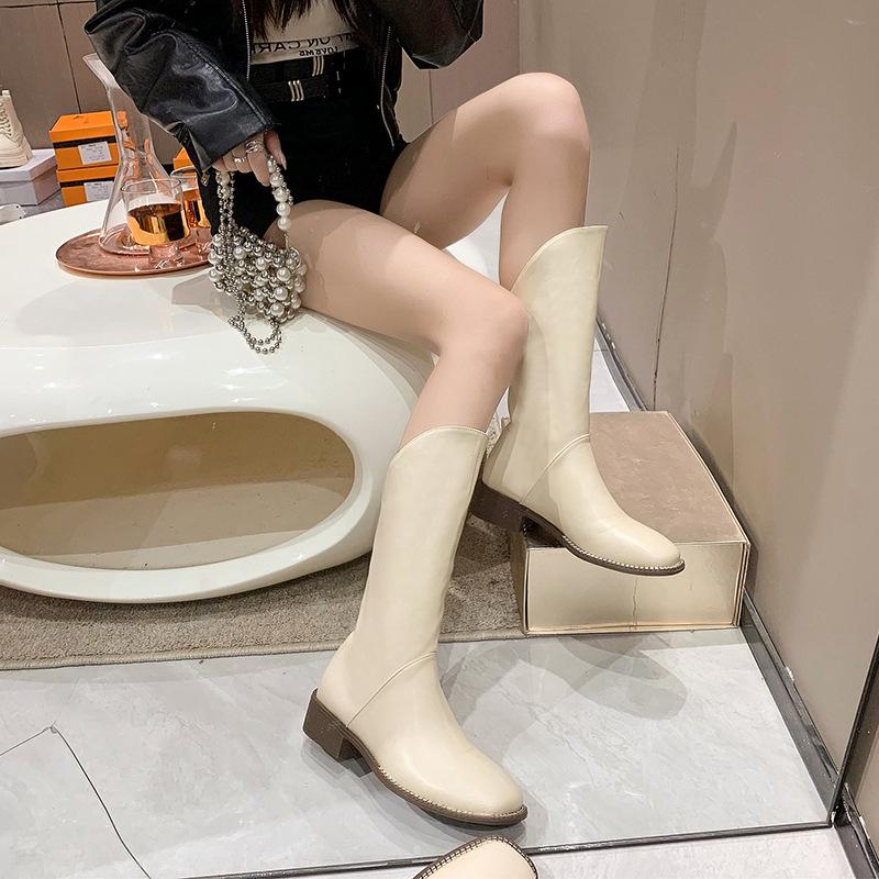 European and American Design Sense Mid Length Boots: New Fall 2024 High Rise Soft Leather Versatile Mid Length Single Boot Traf