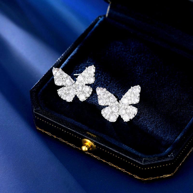 Серьги-гвоздики из серебра 925 пробы, простые, универсальные, женские, высококачественные, с инкрустацией из циркония, танцующие серьги-гвоздики в виде бабочки