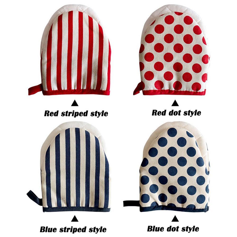 1PCS Kitchen Baking Oven Gloves High Temperature Resistant Thicken Cotton Dot Stripe Hanging Home Gloves for BBQ Baking Cooking