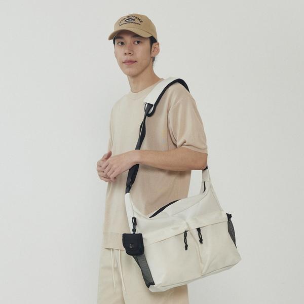 Two Pocket Waist Trap Messenger Bag (ivory), AM23B1104-7000021197