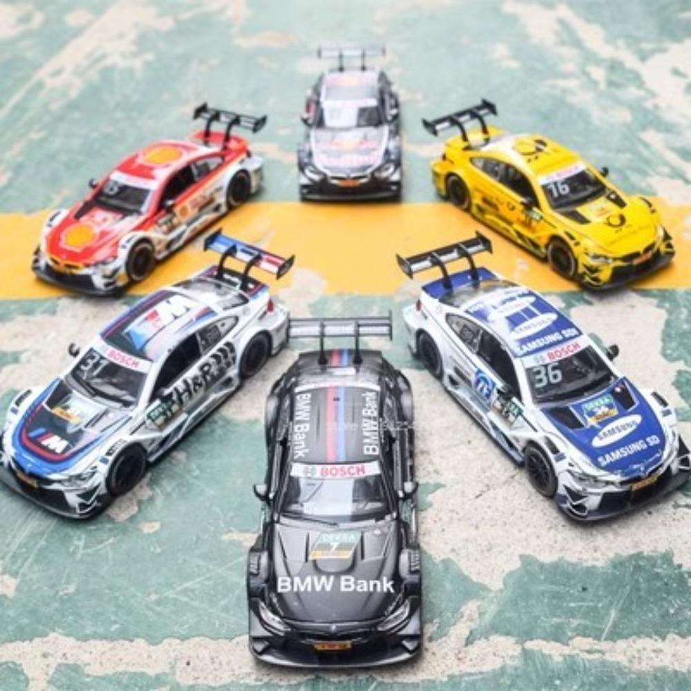1/32 Модель гоночного автомобиля BMW M4 DTM Игрушка из сплава литья под давлением со звуком и светом Модель с механизмом оттягивания Коллекционные игрушки для мальчиков Праздничные подарки