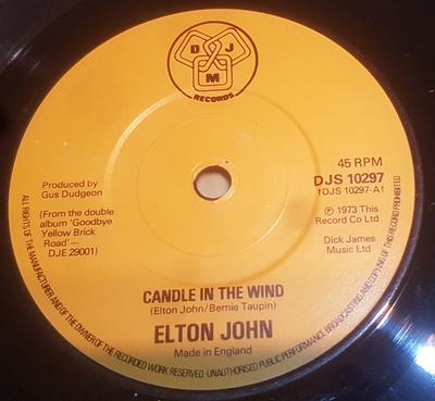 7-дюймовая пластинка ELTON JOHN - Candle In The Wind DJS10297 DJM Records UK Рок Б/У