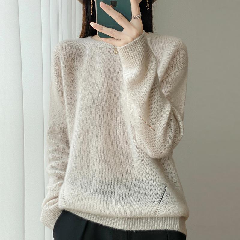 New Autumn and Winter Thickened Round-neck Small Cutout Knitted Sweater for Women with A Round Neck