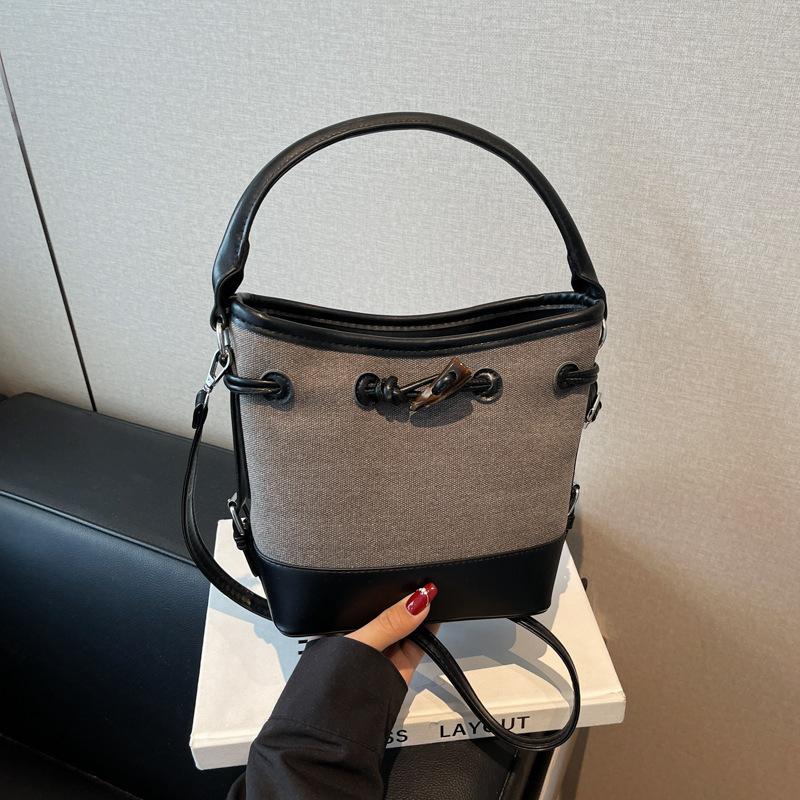 Premium Sense Simple Retro Bucket Bag Women's 2025 Summer New Messenger Bag Casual Foreign Style Portable Shoulder Bag