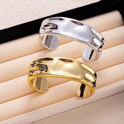 Широкий браслет вогнуто-выпуклой формы: Уникальные гальванические украшения для неповторимого стиля