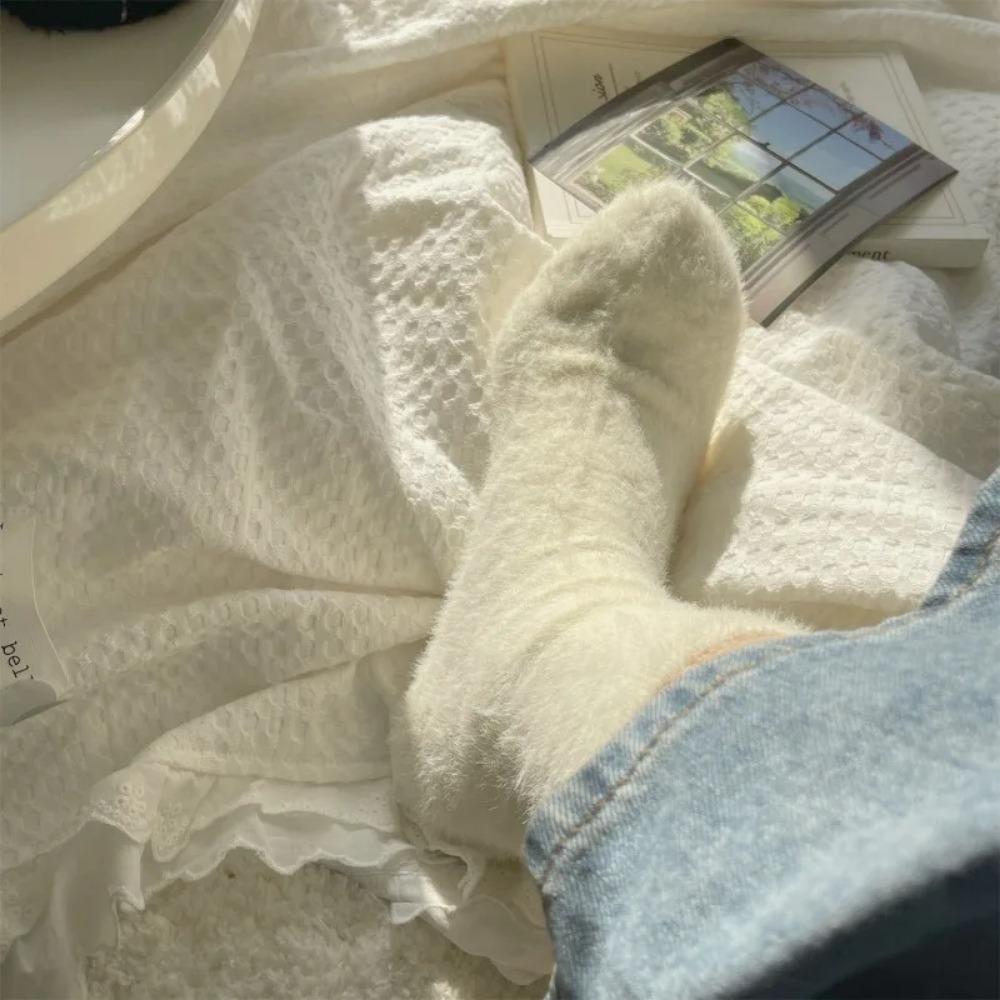 Мягкие носки из норки для женщин и девочек, зимние теплые утолщенные носки кораллового плюша, кавайные носки цвета конфет, теплые домашние носки для сна