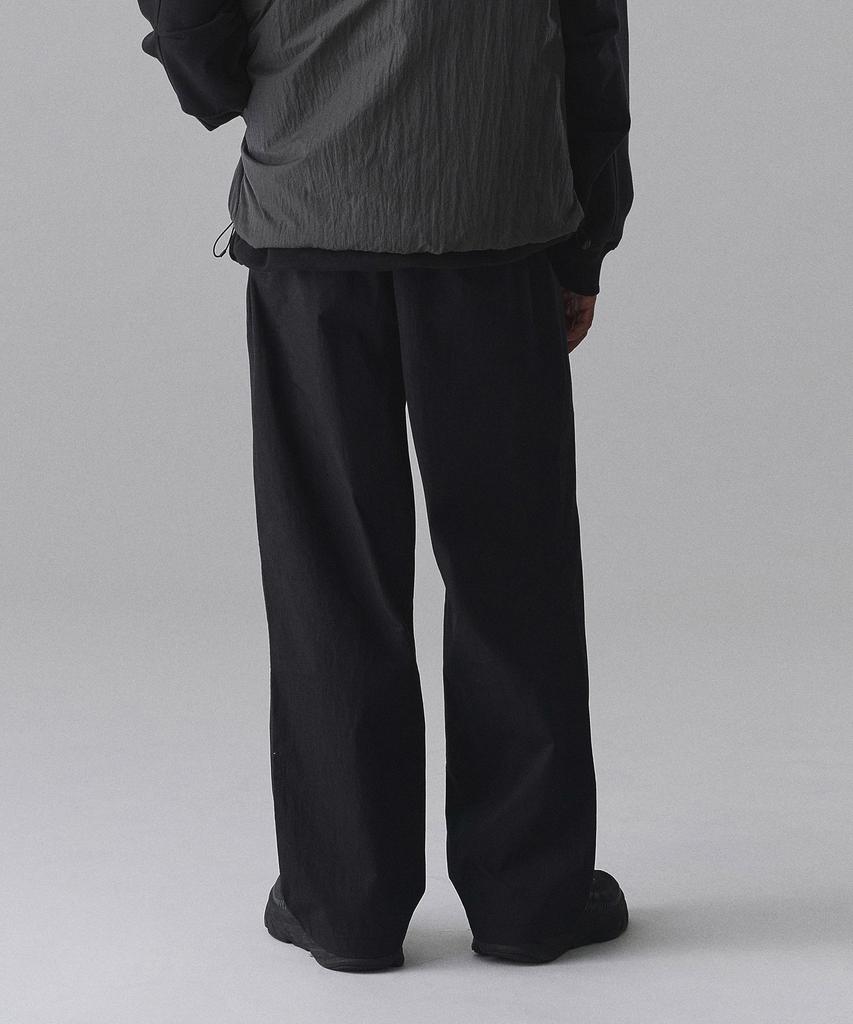 MUSINSA STANDARD [City Leisure] Cn One-Pleat Wide Elastic Waist Pants [Black]
