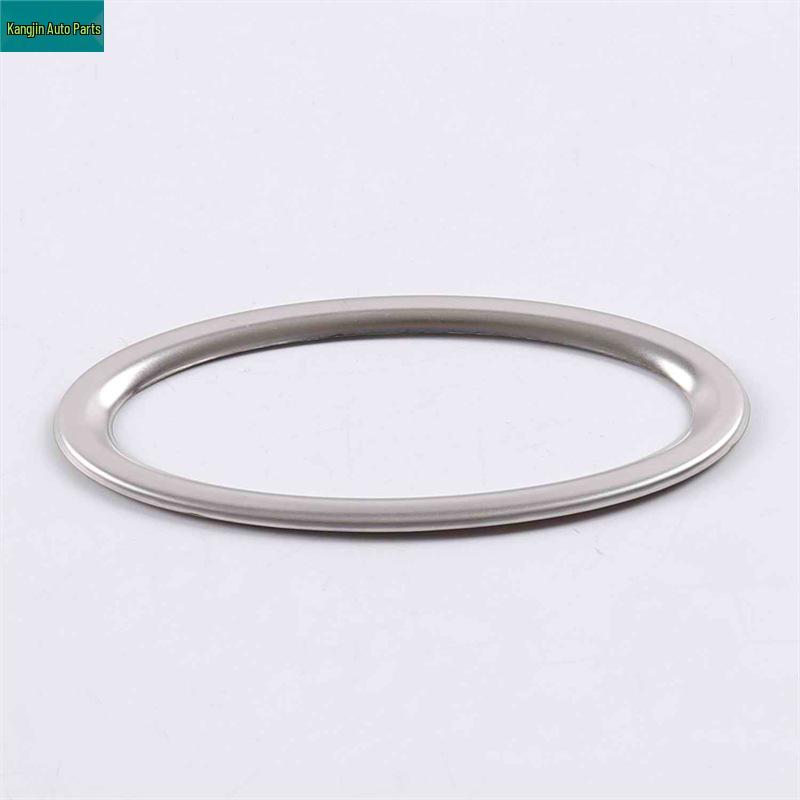 Модификация интерьера Ford Focus 2019: Серебряное кольцо для динамика из нержавеющей стали для переднего ряда, подсветки для чтения и перчаточного ящика