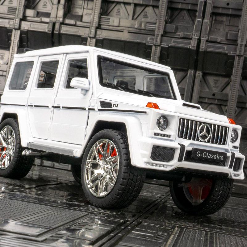 Внедорожная модель из сплава Jinlifang G63: Звук и свет, двери с шестью проемами, инерционный механизм для детей