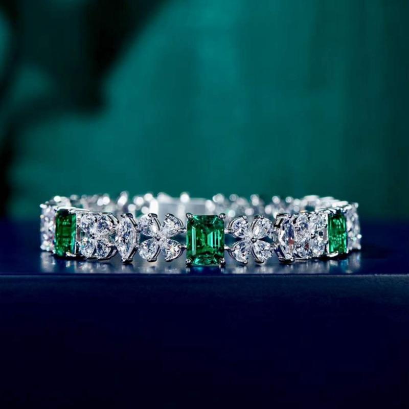 BELLA BOX Роскошный новый золотой циркониевый клеверный браслет с подвесками сверкающего цвета, подходящий для женской повседневной вечеринки, модные ювелирные изделия