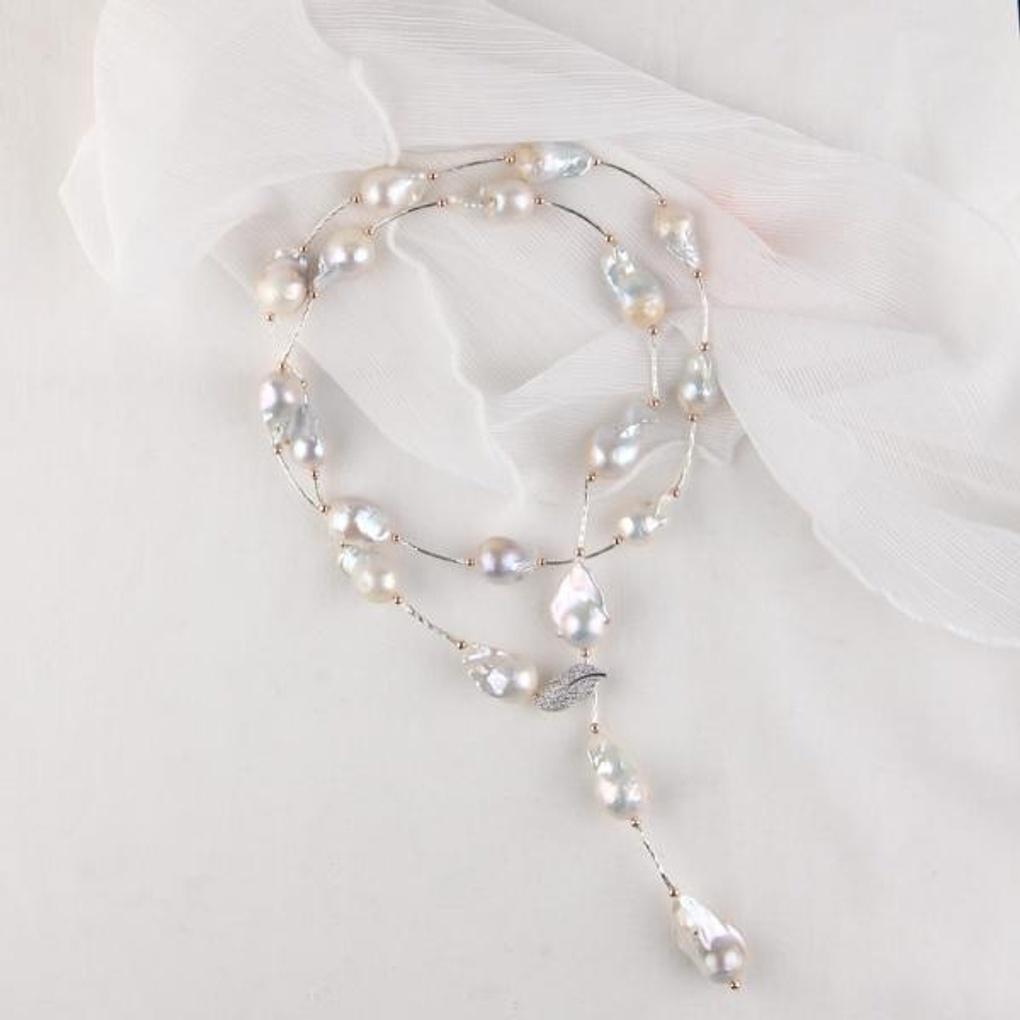 Atria's luxurious and stylish baroque pearl Y-shaped necklace, JONNEJJ0001WH