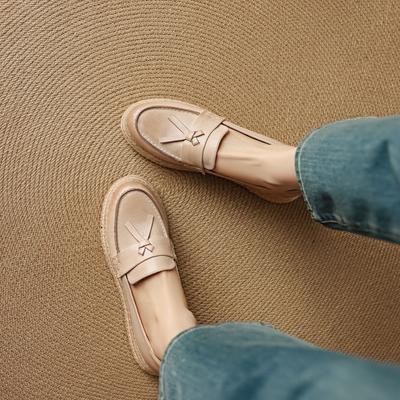 Лоферы на танкетке женские 2025 осень новая первый слой коровьей кожи средний вырез одинарная обувь соломенного плетения мягкая подошва женские британские кожаные туфли