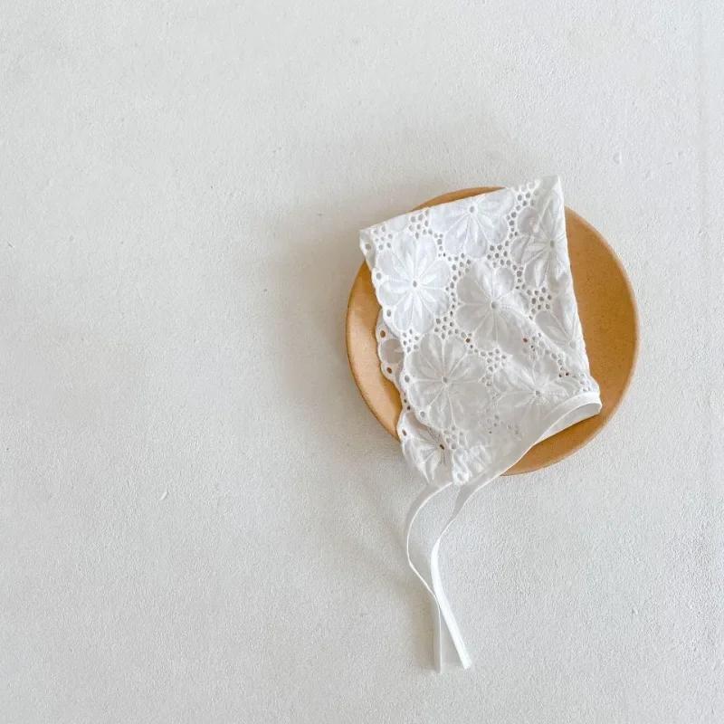 Весна-лето, кружевная цветочная шапочка для новорожденных мальчиков и девочек, элегантная белая шапочка принцессы для малышей, мягкий хлопковый реквизит для детской фотосъемки