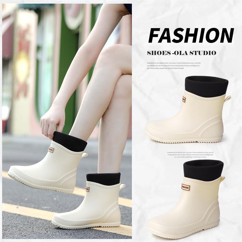 Japanese New Medium Tube Rain Shoes Women's Fashion Water Shoes Outer Wear Medium Tube Water Shoes Adult Short Rain Boots