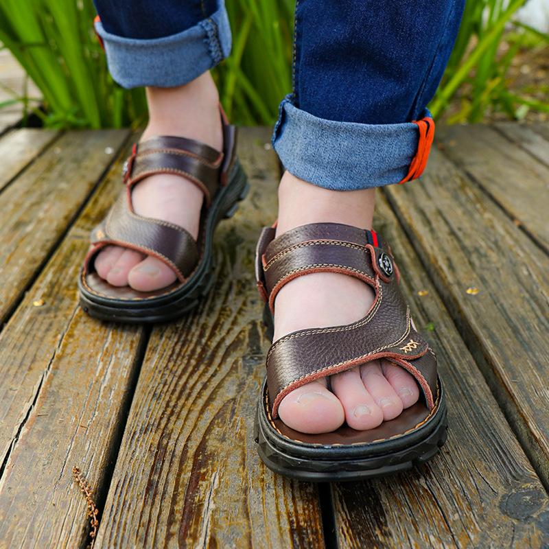 Мужские летние новые сандалии из кожи, сандалии для папы среднего и старого возраста, пляжные сандалии для отдыха, дышащие, износостойкие, удобные