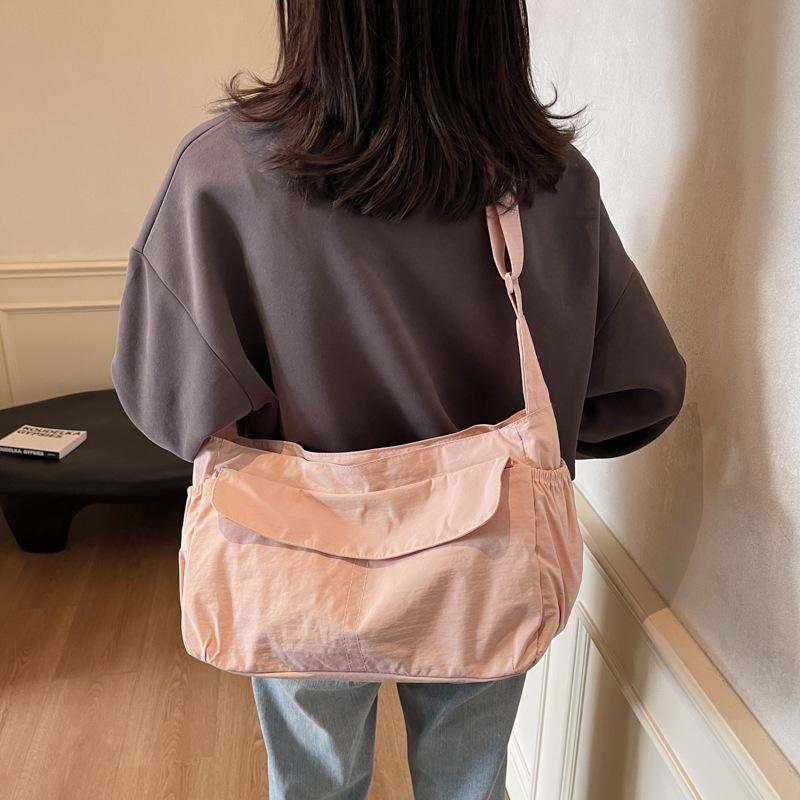 Japanese Simple Commuter Large-Capacity Messenger Bag Female Light Mailman Shoulder Bag College Student Class Bag