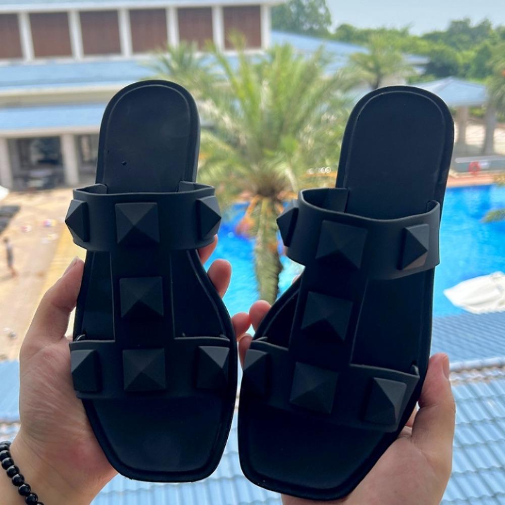 Женские шлепанцы Шлепанцы с заклепками Женские летние уличные модные римские сандалии Уличные шлепанцы на плоской подошве для женщин Дизайнерские сандалии