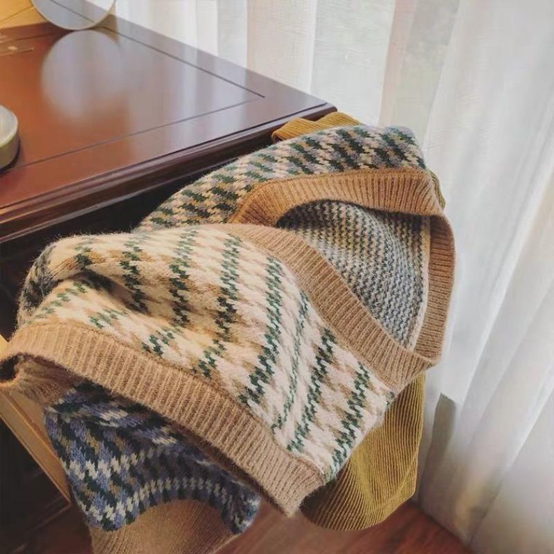 Винтажный свитер в клетку, жилет, весна-осень 2023, женский свободный комплект с v-образным вырезом и контрастной трикотажной майкой, женский топ