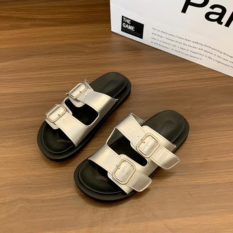 Модные женские шлепанцы Лето 2025 Модные с открытым носком с ремешком и пряжкой Уличная обувь для женщин Классический бестселлер Удобные плоские шлепанцы