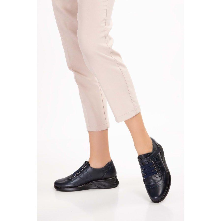 Женская удобная обувь из натуральной кожи с анатомической подошвой