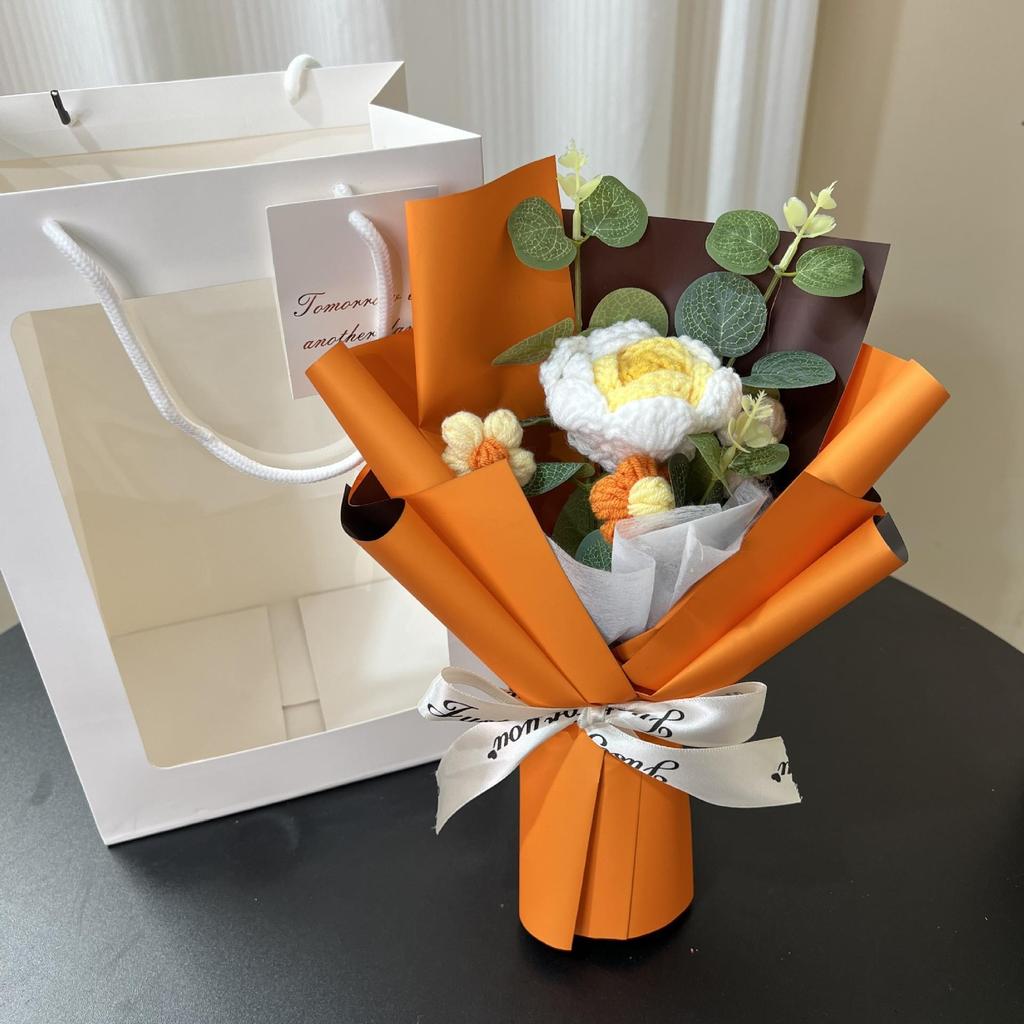 Handcrafted Sunflower Yarn Bloom – Elegant Birthday Gift for Girlfriend or Best Friend, Ideal as a National Day Souvenir.