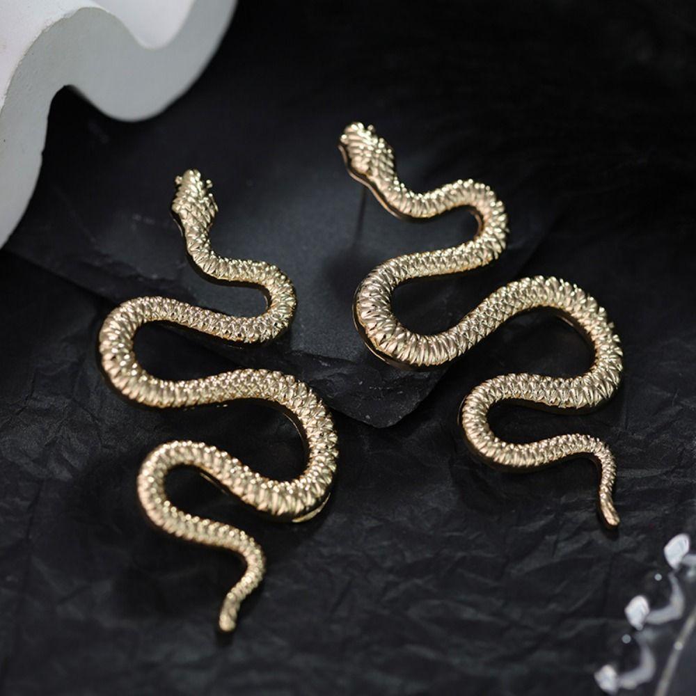 Sexy Snake Shaped Earrings Avant-garde Metal Earrings Vintage Animal Snake Stud Earrings Gifts