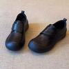 Ретро повседневные кожаные туфли на мягкой подошве с круглым носком, маленькие кожаные туфли женские 2025 новый темперамент черный толстая подошва красивые спортивные туфли