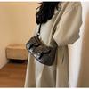Ielgy Retro Commuter Underarm Bag Fashionable All-Match Shoulder Bag Niche High-End Handbag