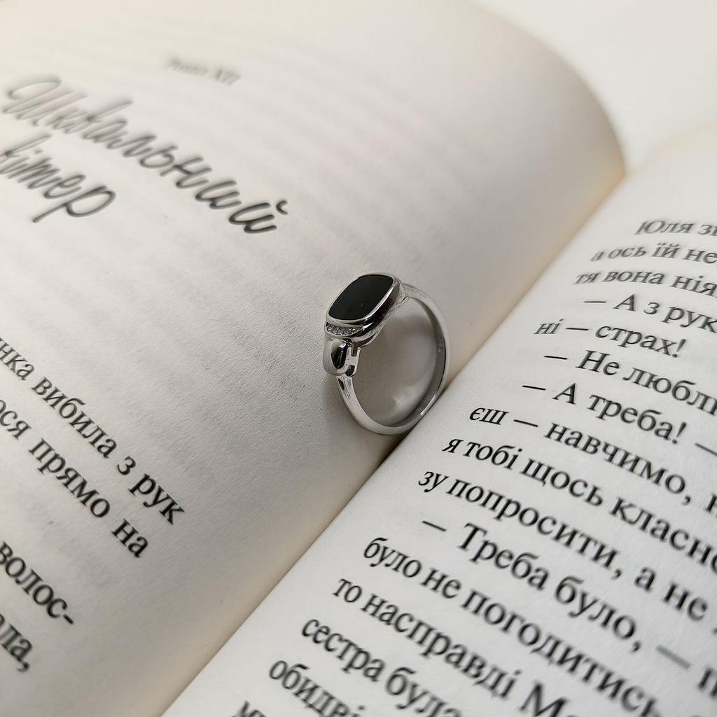 Серебряное кольцо с натуральным ониксом, вес изделия 2,33 гр (60002118)