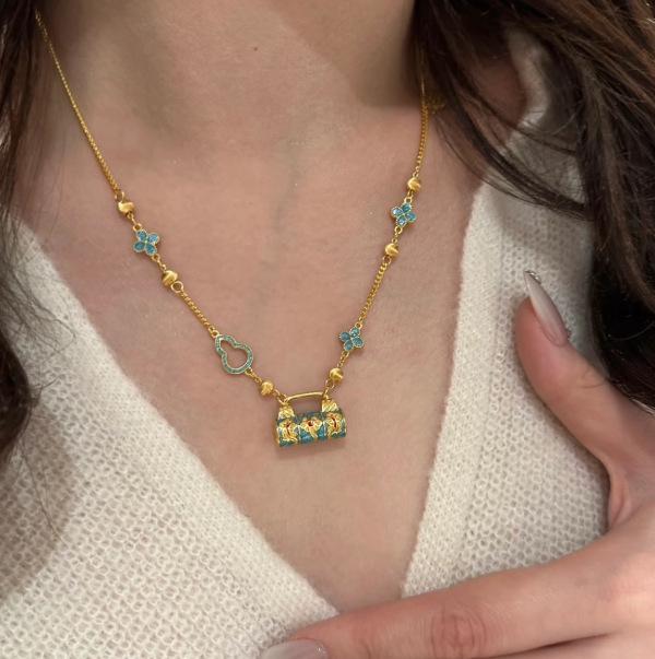 Эмалевый золотой кулон-подвеска Qi Xing Qing Lan на ключицу – Новый китайский стиль, легкая роскошь, чокер для модного образа высокого класса